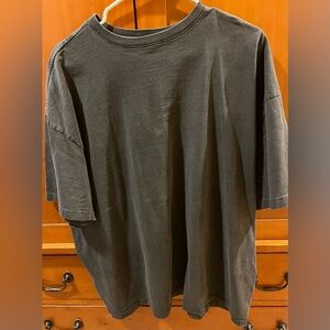 JOAH BROWN
SIZE S/M
GRAY BOX FIT TEE
